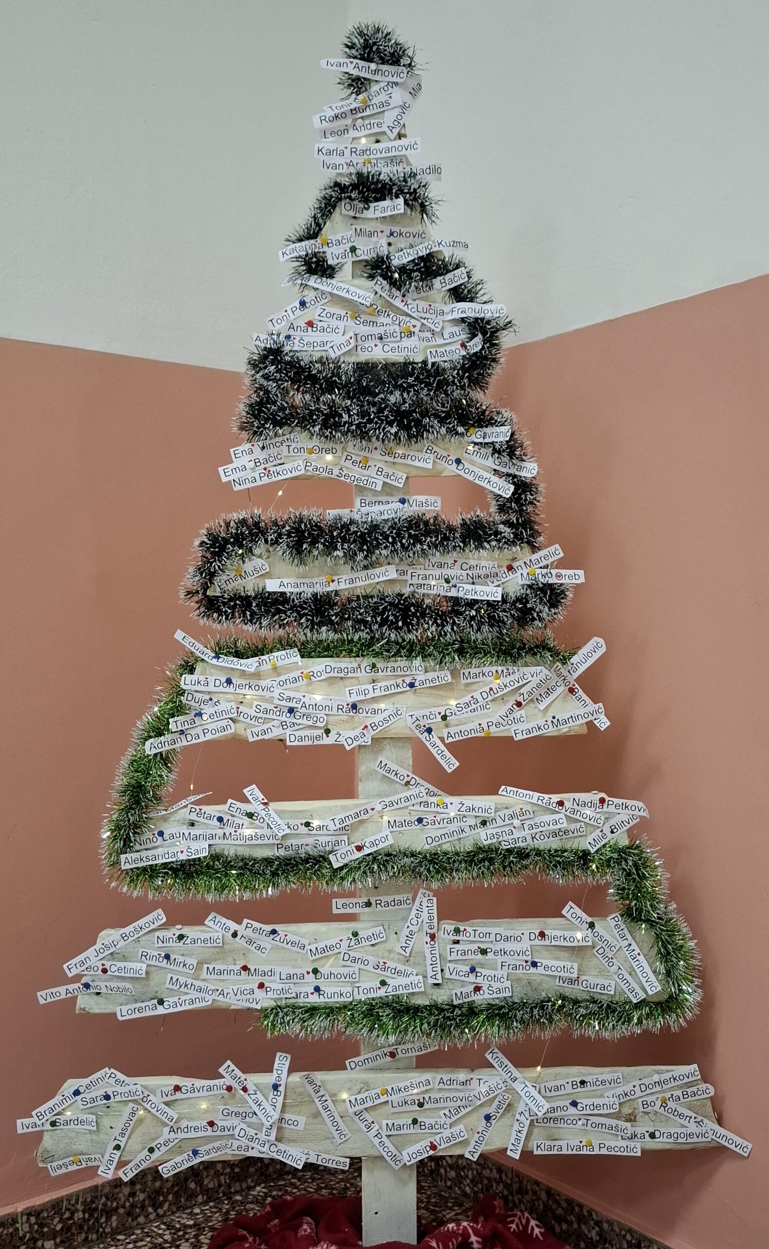 Sretan i blagoslovljen Božić i uspješna nova 2026. godina